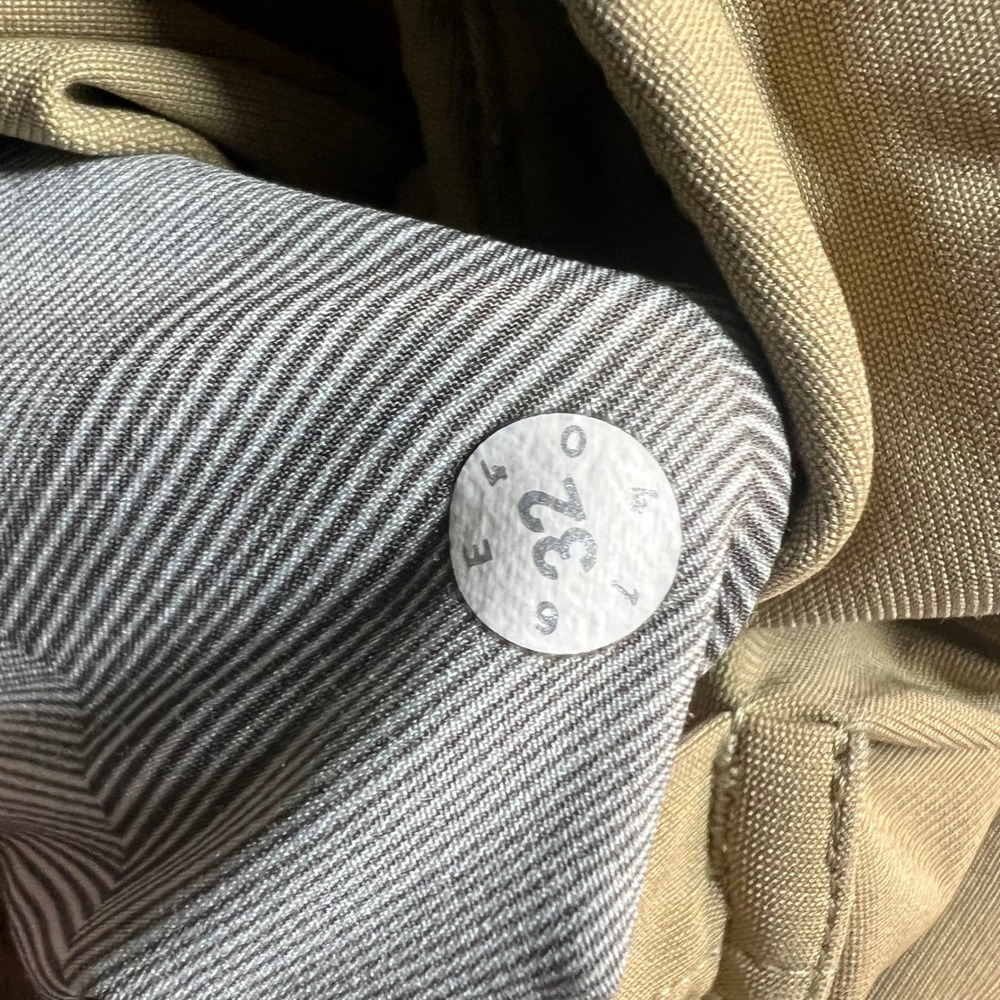 Lululemon Men 32 Commission Pant Khaki Tan Chino Technical Stretch Golf Trousers - Picture 7 of 7